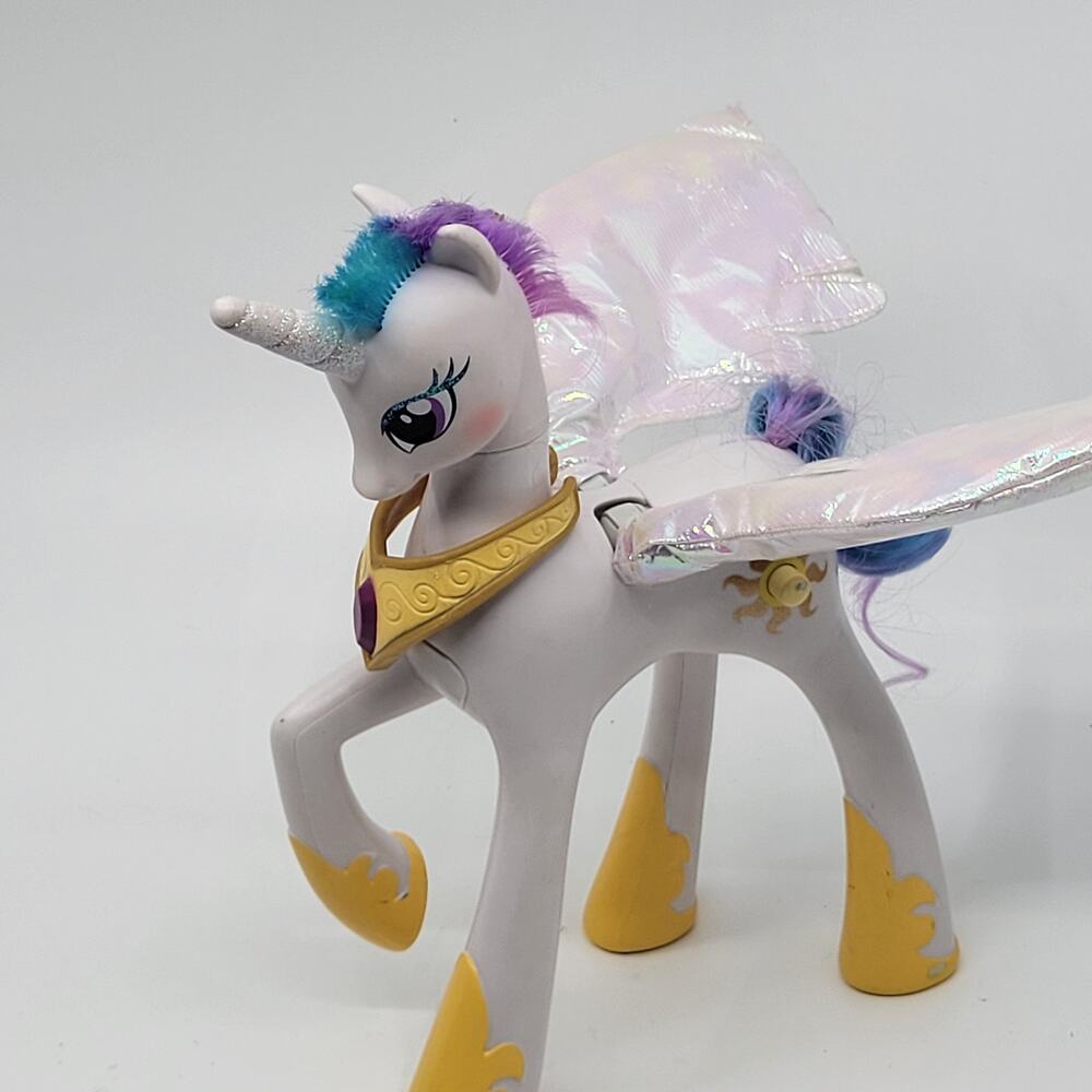 Hasbro 2011 My Little Pony Princess Celestia Talking Light Up Wings A0633